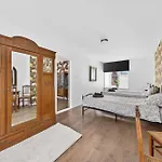 Apartment Old Town Luxury 2 Bedroom 65 M2 On 3rd Floor *