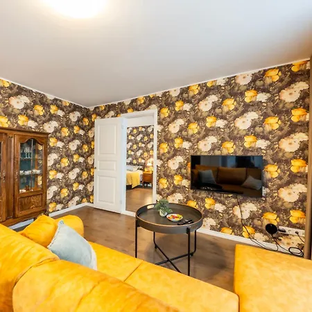 Old Town Luxury 2 Bedroom 65 M2 On 3rd Floor Tallinn