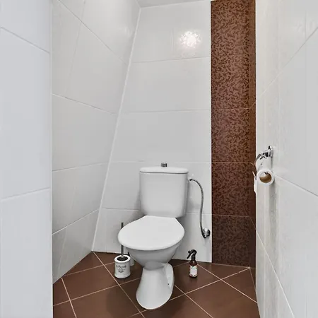 Old Town Luxury 2 Bedroom 65 M2 On 3rd Floor * تالين