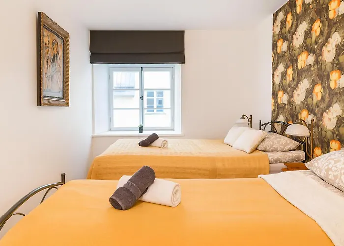 Old Town Luxury 2 Bedroom 65 M2 On 3rd Floor