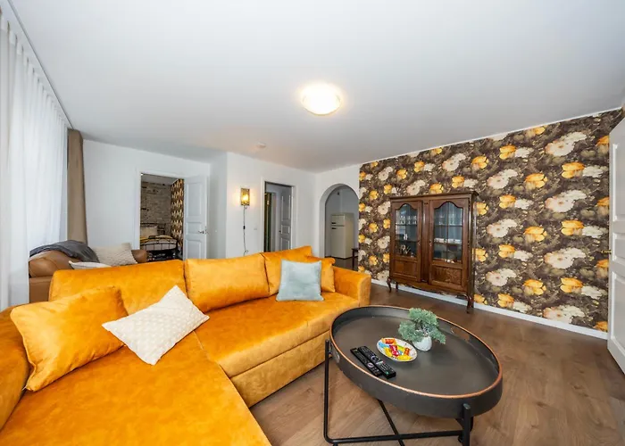 Apartment Old Town Luxury 2 Bedroom 65 M2 On 3rd Floor