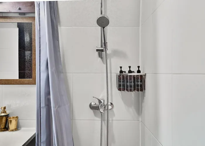 Old Town Luxury 2 Bedroom 65 M2 On 3rd Floor * تالين