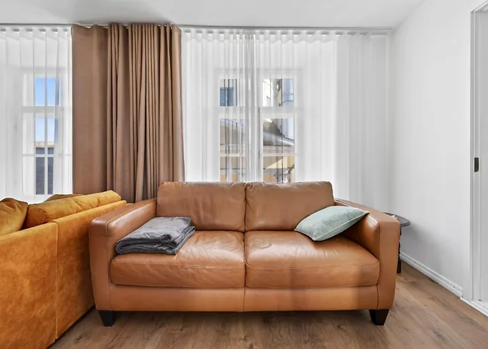 Old Town Luxury 2 Bedroom 65 M2 On 3rd Floor تالين