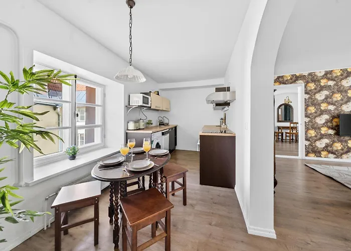 Old Town Luxury 2 Bedroom 65 M2 On 3rd Floor شقة *