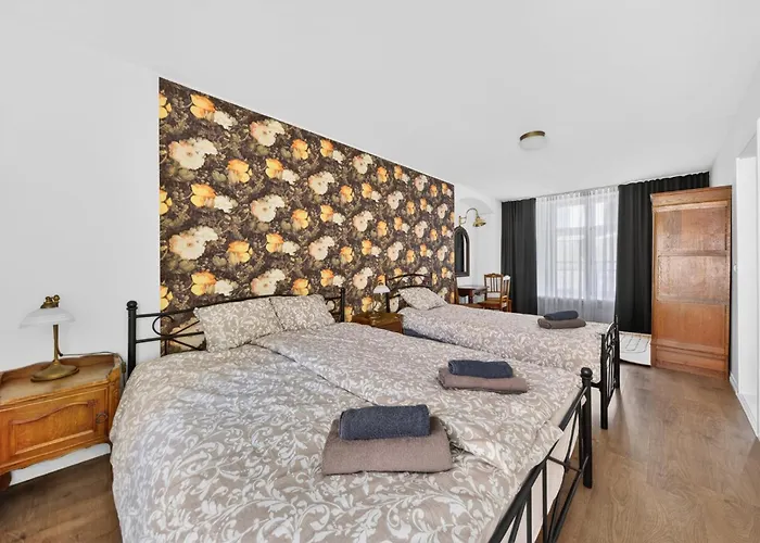 Old Town Luxury 2 Bedroom 65 M2 On 3rd Floor * تالين