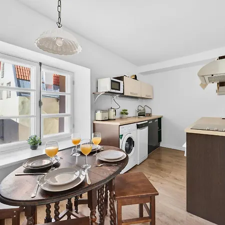 Old Town Luxury 2 Bedroom 65 M2 On 3rd Floor تالين